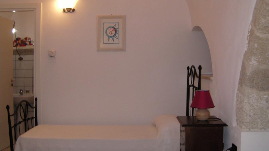 B&B Altrov'E Parabita Room photo